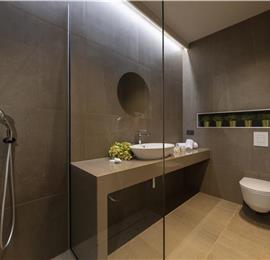 Luxury 5-Bedroom Sea-View Villa with Heated Infinity Pool in Orasac near Dubrovnik – Sleeps 10